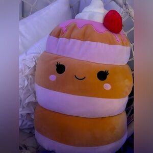 Sawtelle the Strawberry Squishmallows 16" Pancakes
